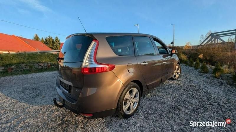 Używany Renault Grand Scénic III 106 KM (77 kW) 2011 Brązowobeżowy Minivan