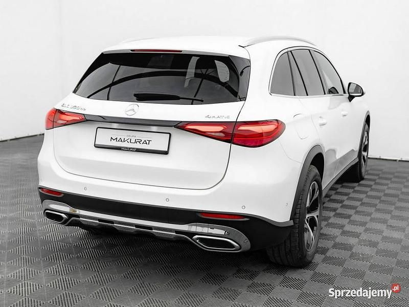 Używany Mercedes GLC300e Avantgarde 2024 Biały SUV