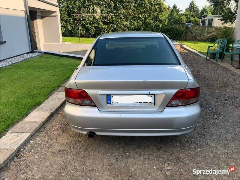 Używany Mitsubishi Galant 2001 Srebrny Sedan/Limuzyna