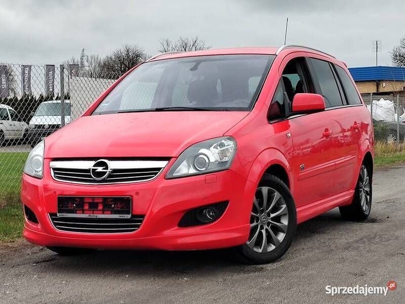Używany Opel Zafira OPC 140 KM (102 kW) 2011 Czerwony Minivan