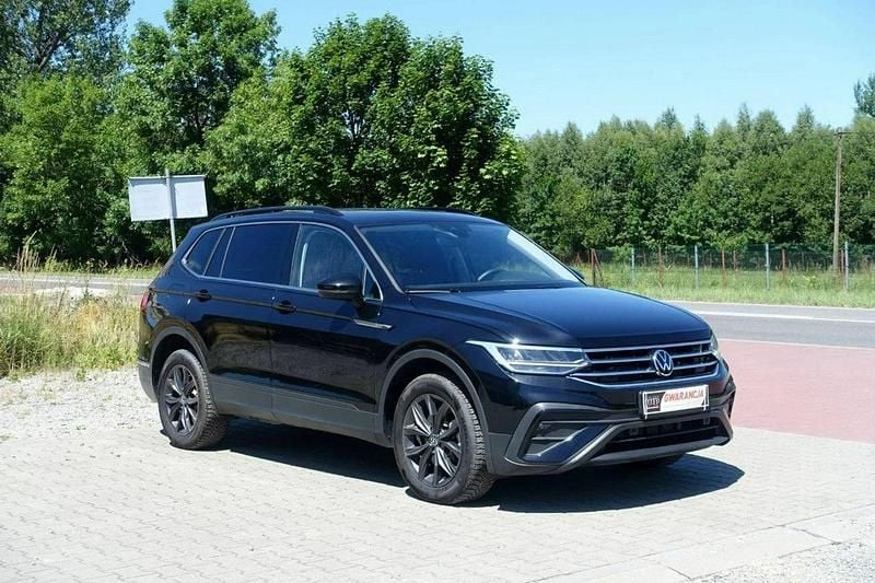 Czarny Używany 2024 VW Tiguan Allspace SUV | 133 900 zł (Uczciwa cena) - Obraz 1/4