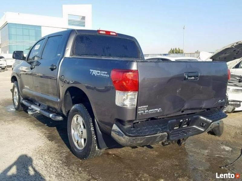 Toyota tundra ii
