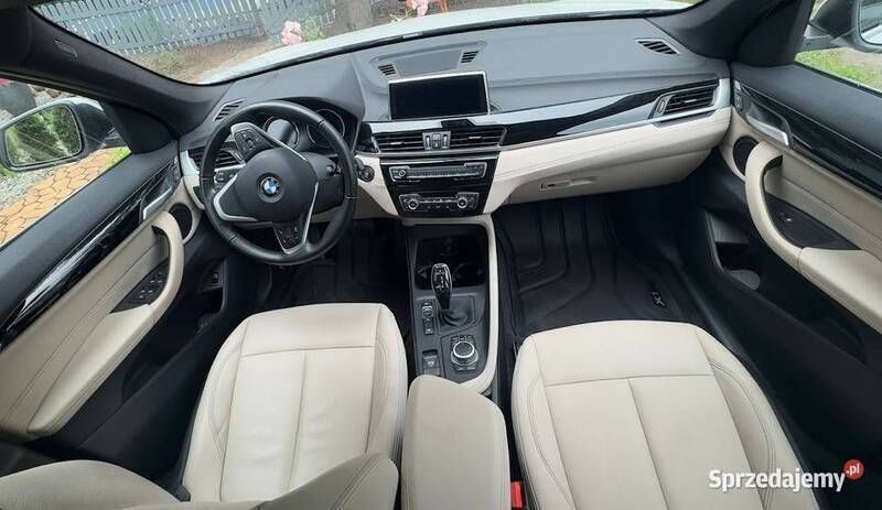 Biały Używany 2021 BMW X1 Comfort Edition SUV | 125 900 zł (Drogi) - Obraz 1/4