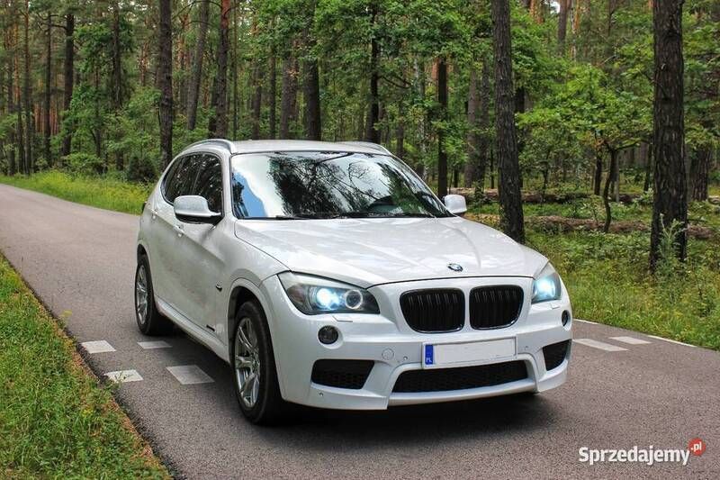 Biały Używany 2011 BMW X1 SUV | 32 000 zł (Uczciwa cena) - Obraz 1/4