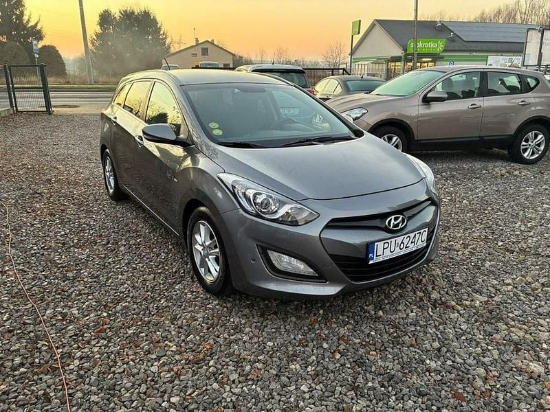 Szary (metalik) Używany 2013 Hyundai i30 Kombi | 21 900 zł (Uczciwa cena) - Obraz 1/4