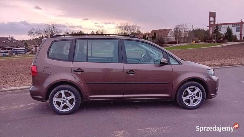 Używany 2011 VW Touran Minivan | 26 900 zł (Uczciwa cena) - Obraz 1/4