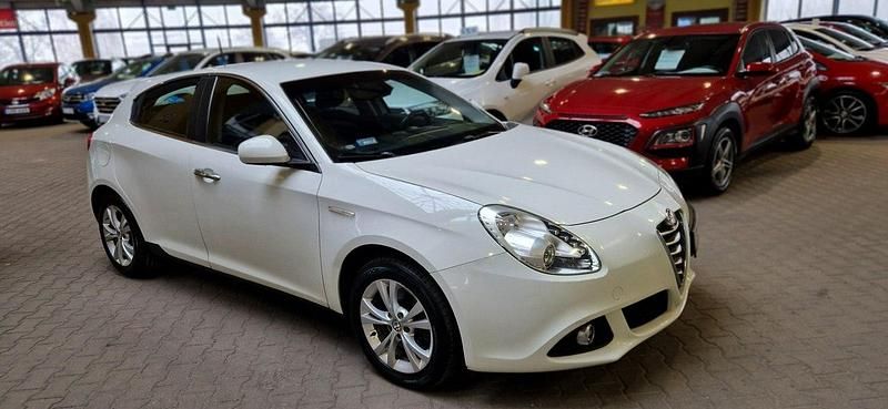 Biały Używany 2014 Alfa Romeo Giulietta Hatchback | 23 900 zł (Dość drogi) - Obraz 1/3