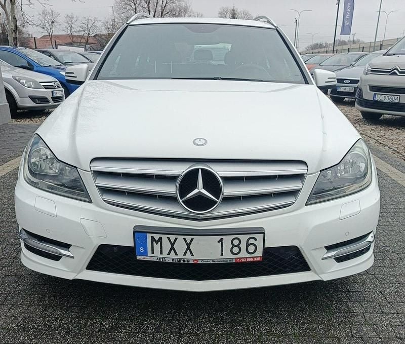 Używany Mercedes C220 170 KM (125 kW) 2012 Biały Kombi