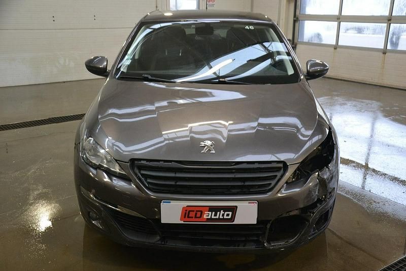 Używany Peugeot 308 Style 130 KM (95 kW) 2015 Szary Hatchback
