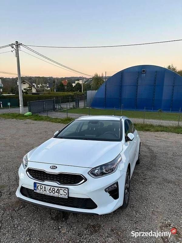 Biały Używany 2021 Kia Ceed 2 Kombi | 57 900 zł (Dość drogi) - Obraz 1/4
