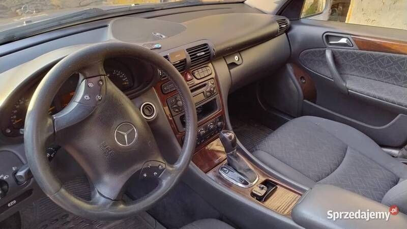 Używany Mercedes C220 2004