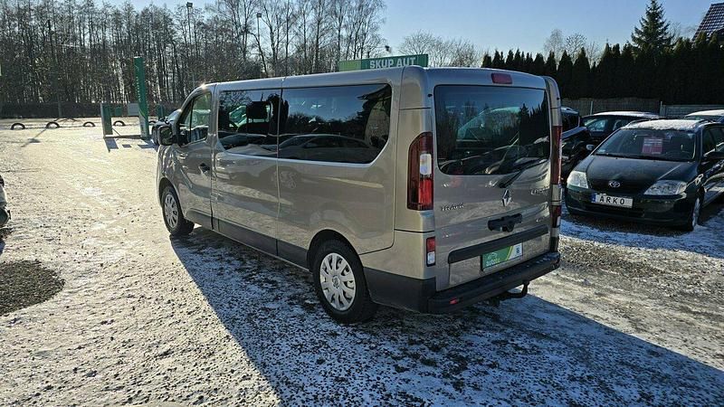 Używany Renault Trafic 146 KM (107 kW) 2018 Inny kolor Minivan