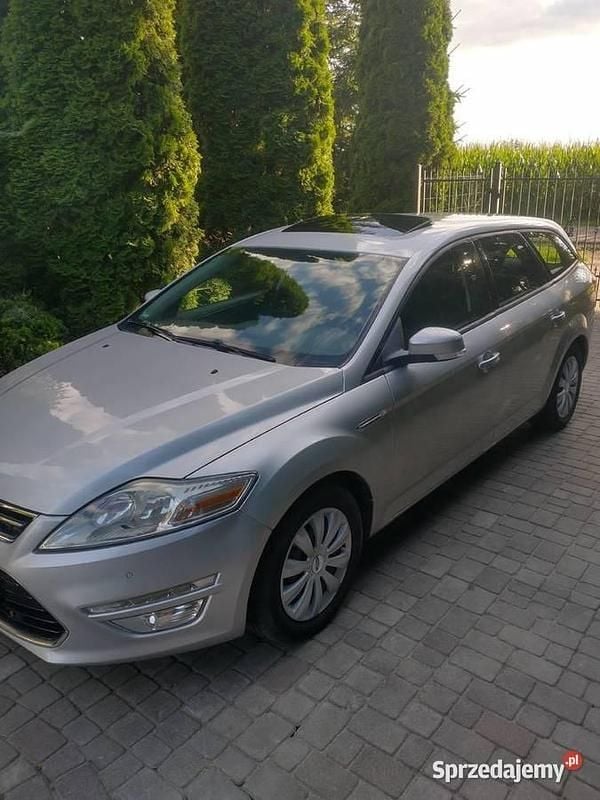 Używany Ford Mondeo 2012 Srebrny Kombi