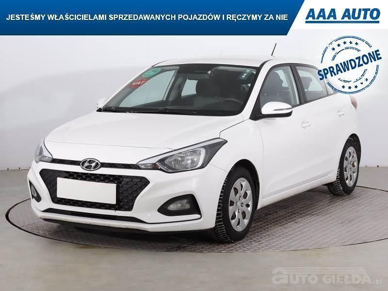 Używany Hyundai i20 84 KM (61 kW) 2019 Biały Hatchback