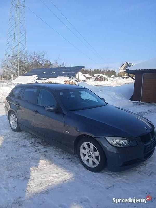Szary Używany 2007 BMW 320 Kombi | 12 000 zł (Dobra cena) - Obraz 1/4