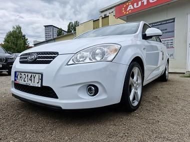 Biały Używany 2009 Kia ProCeed Hatchback | 12 900 zł - Obraz 1/4