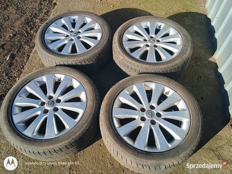 Używany Opel Astra Cosmo 2010 Czarny Hatchback