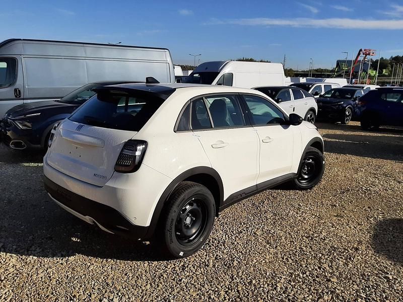 Nowe Fiat 600 Pop 110 KM (80 kW) 2025 Lakier pastelowy biały gelato SUV