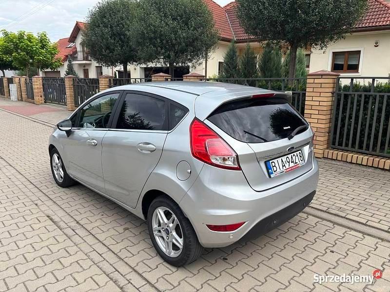 Używany Ford Fiesta 2014 Srebrny Hatchback
