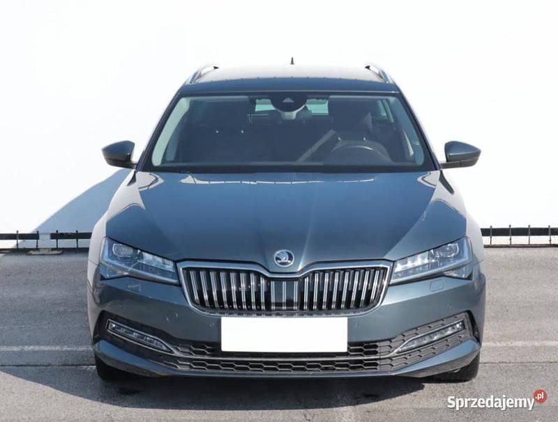 Używany Skoda Superb 2020 Szary Kombi