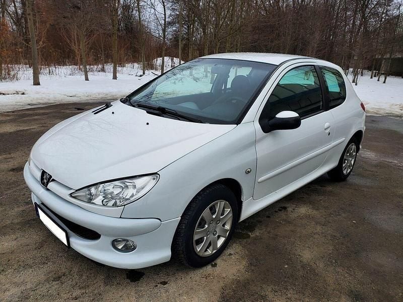 Używany Peugeot 206 2009 Biały Hatchback