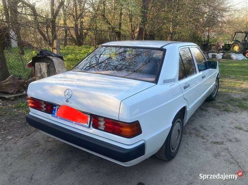 Używany Mercedes 190 1989 Sedan/Limuzyna