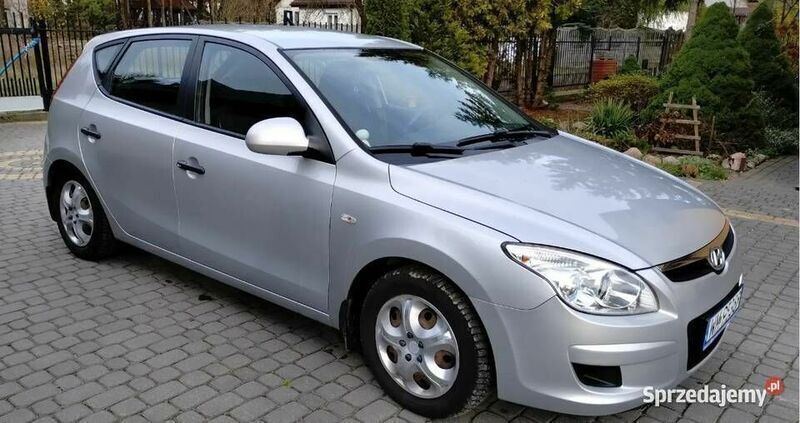 Używany Hyundai i30 Base 90 KM (66 kW) 2009 Srebrny Hatchback