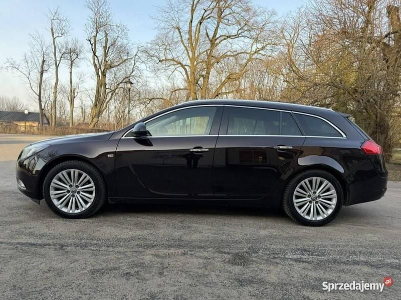 Używany Opel Insignia Cosmo 195 KM (143 kW) 2013 Brązowy Kombi
