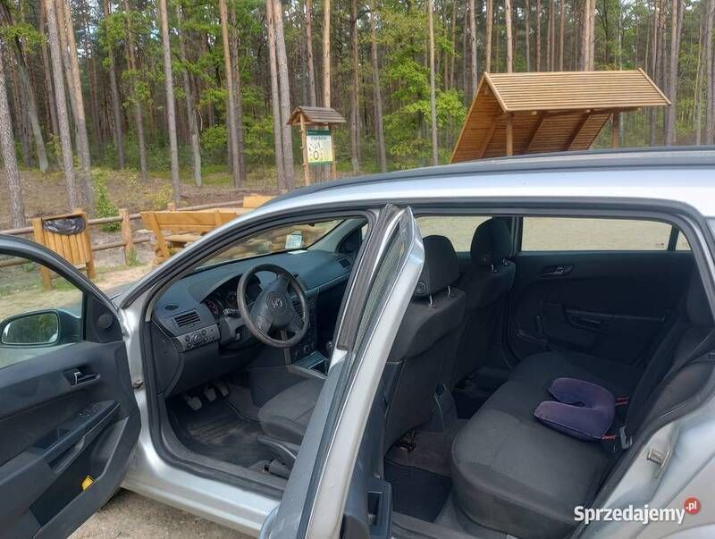Srebrny Używany 2004 Opel Astra Kombi | 4200 zł (Uczciwa cena) - Obraz 1/4