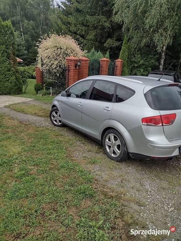 Srebrny Używany 2007 Seat Altea XL Minivan | 10 500 zł (Uczciwa cena) - Obraz 1/4