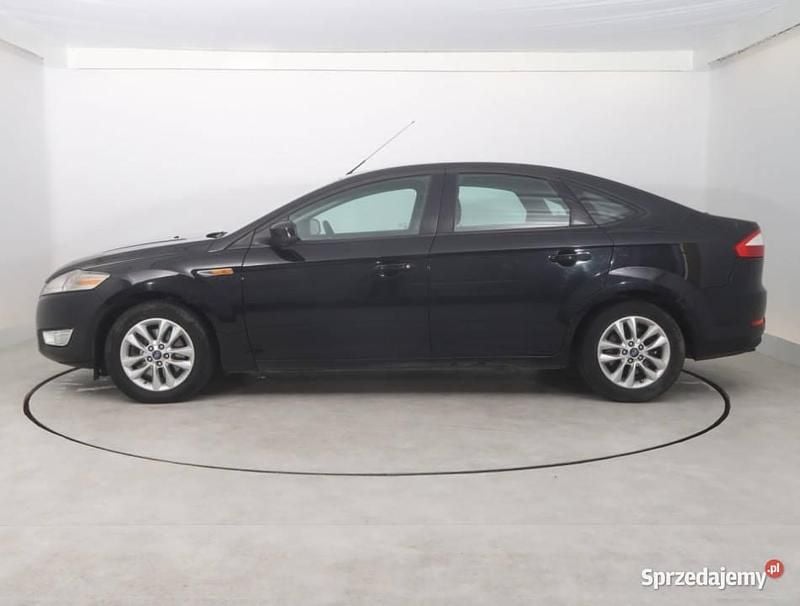 Używany Ford Mondeo 125 KM (91 kW) 2010 Czarny Hatchback