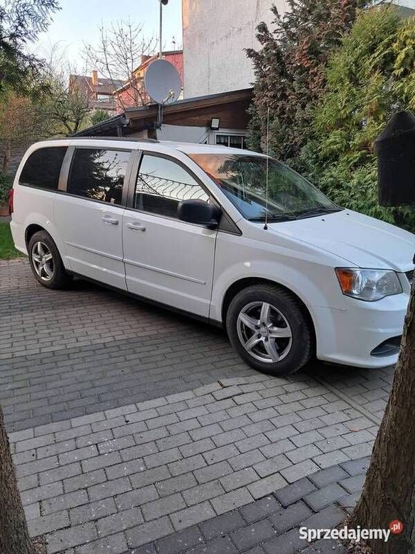 Biały Używany 2015 Dodge Grand Caravan Minivan | 38 900 zł (Uczciwa cena) - Obraz 1/4