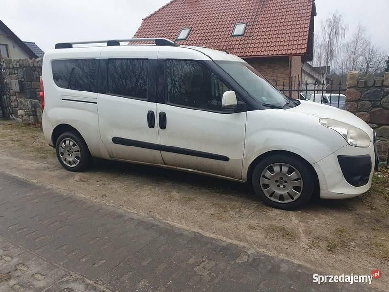 Biały Używany 2014 Fiat Doblò Minivan | 29 900 zł (Uczciwa cena) - Obraz 1/2