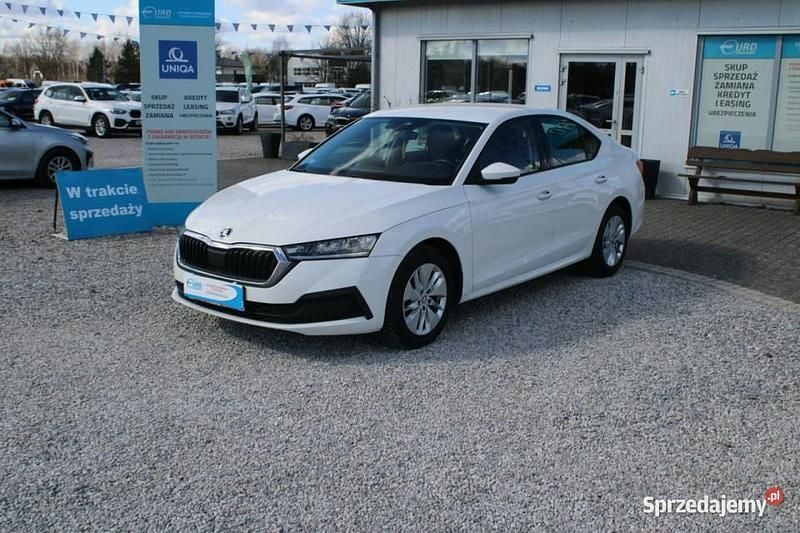 Biały Używany 2021 Skoda Octavia Active Hatchback | 52 900 zł (Dobra cena) - Obraz 1/4