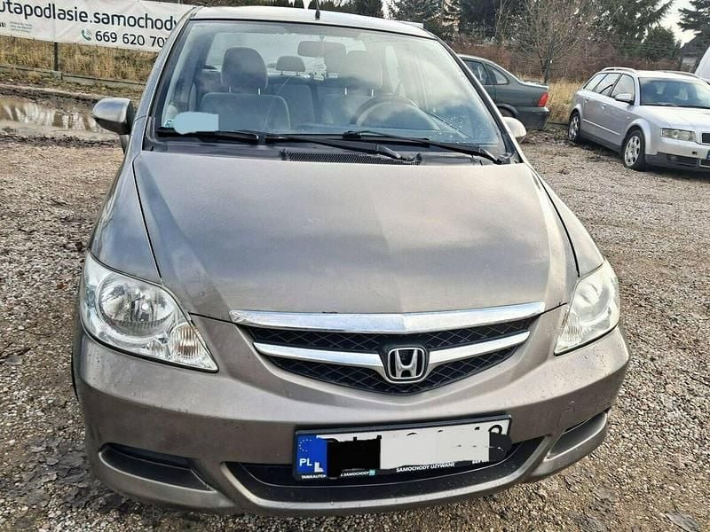 Używany Honda City 90 KM (66 kW) 2006 Szary (metalik) Sedan/Limuzyna