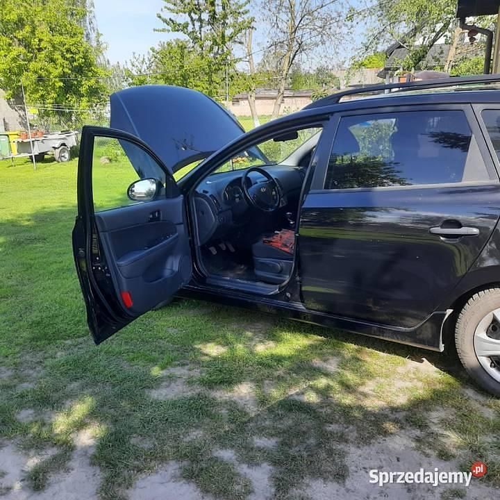 Używany Hyundai i30 2011 Czarny Kombi