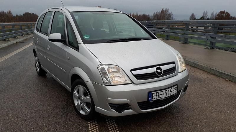 Srebrny Używany 2010 Opel Meriva Minivan | 12 999 zł (Dobra cena) - Obraz 1/4