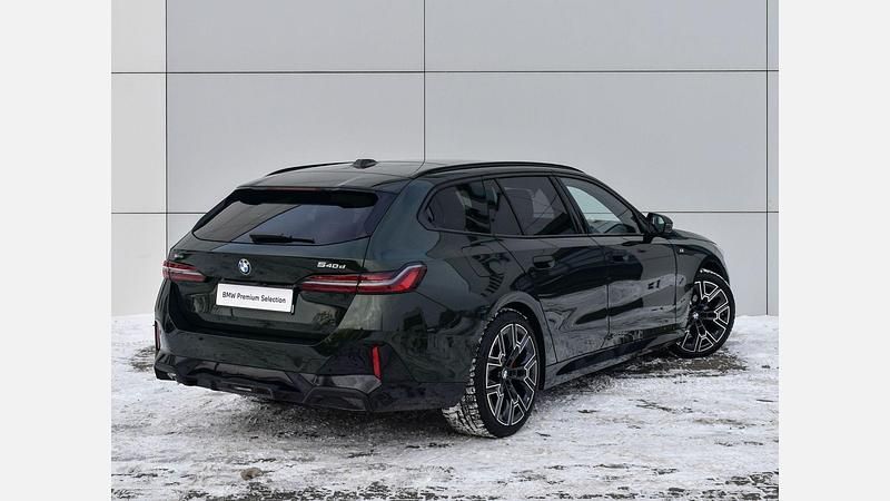 Używany BMW 540 Comfort Edition 286 KM (210 kW) 2025 Lakierowanie specjalne bmw individual Kombi