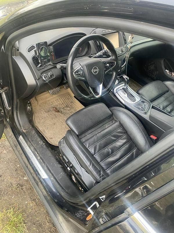 Używany Opel Insignia 2015 Czarny Kombi