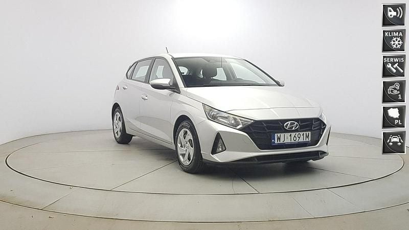 Srebrny Używany 2022 Hyundai i20 Hatchback | 52 850 zł - Obraz 1/4
