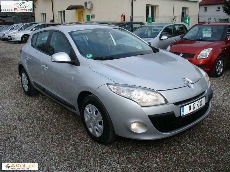 Używany Renault Mégane III 90 KM (66 kW) 2010 Srebrny (metalik) Hatchback
