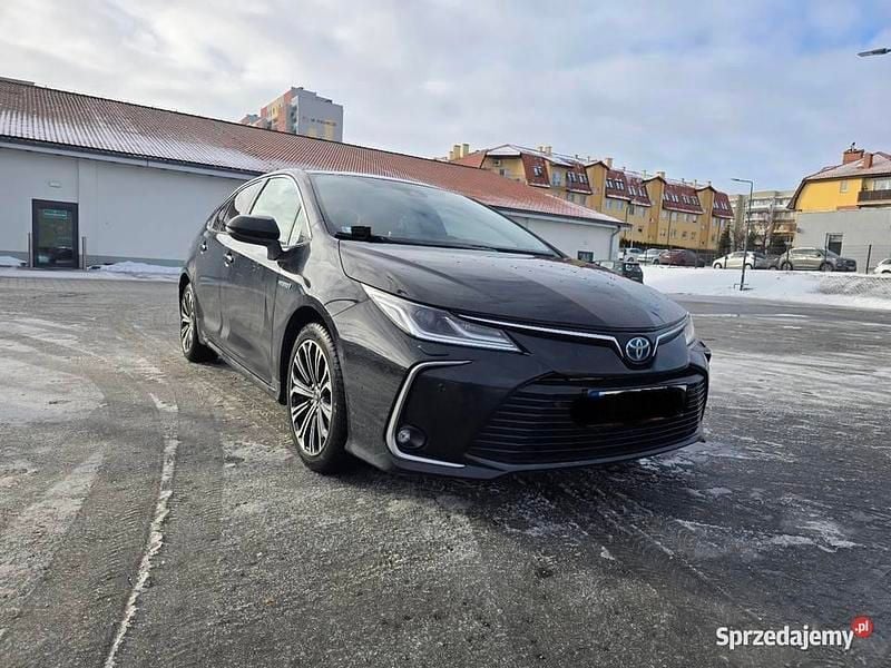 Używany Toyota Corolla Comfort 122 KM (89 kW) 2019 Czarny Sedan/Limuzyna