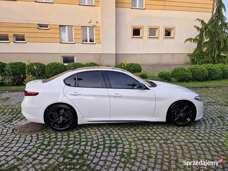 Używany Alfa Romeo Giulia Veloce 280 KM (205 kW) 2020 Biały Sedan/Limuzyna