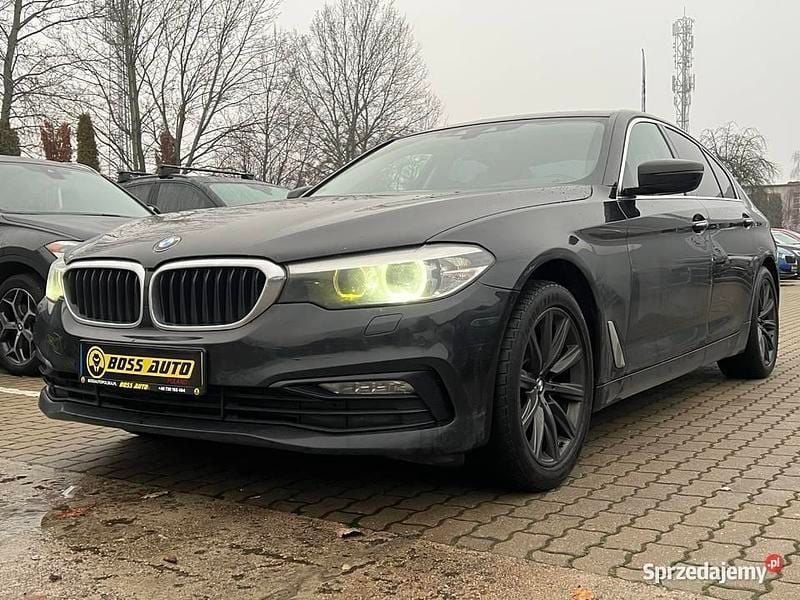 Używany BMW 520 2017 Czarny Sedan/Limuzyna