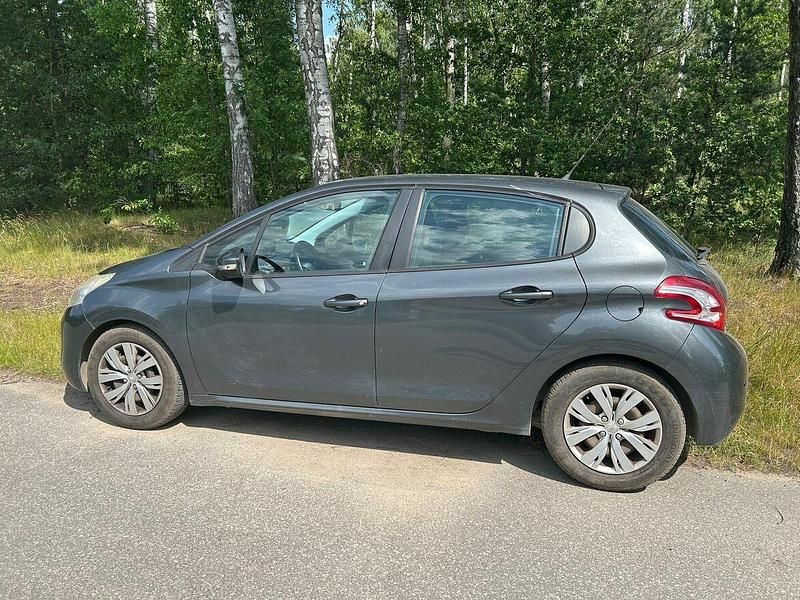 Grafitowy Używany 2012 Peugeot 208 Hatchback | 18 900 zł (Uczciwa cena) - Obraz 1/4