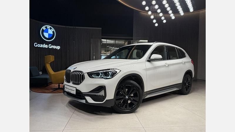 Alpine white 3 Używany 2020 BMW X1 Performance SUV | 99 900 zł (Uczciwa cena) - Obraz 1/3