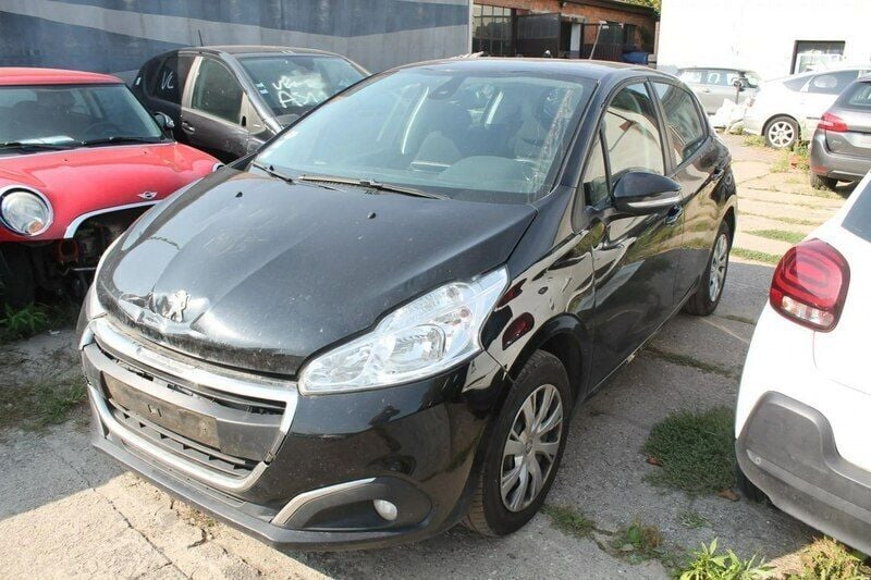 Czarny Używany 2019 Peugeot 208 Hatchback | 14 900 zł - Obraz 1/4
