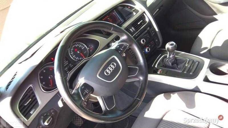 Używany Audi A4 2013 Czarny Sedan/Limuzyna