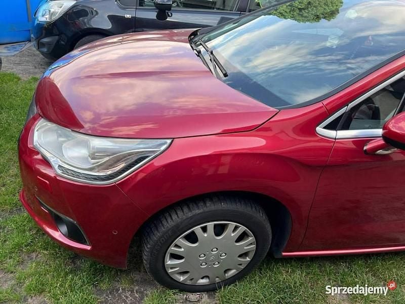 Używany Citroën DS4 120 KM (88 kW) 2013 Czerwony ciemny (metalik, perła) Hatchback