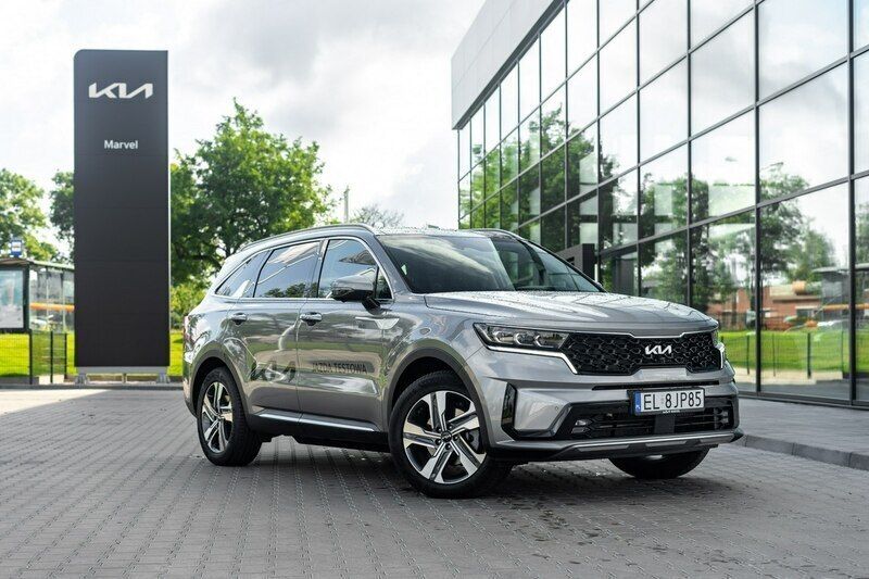 Srebrny (metalik) Używany 2023 Kia Sorento 2 SUV | 224 900 zł (Drogi) - Obraz 1/4